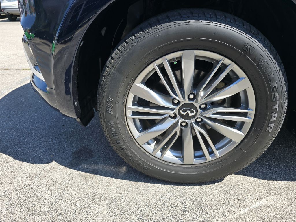 2021 INFINITI QX80 Image 17