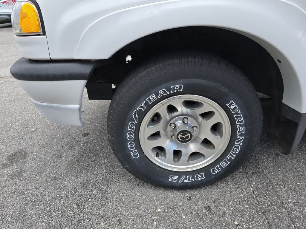 2004 Mazda B-Series Image 14