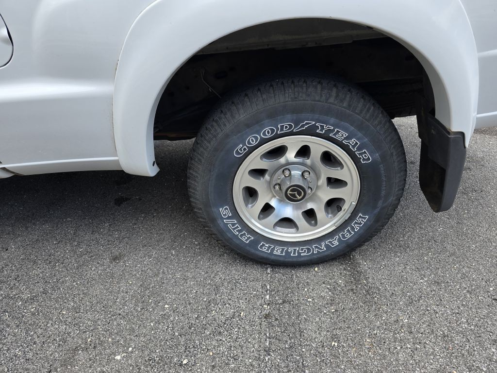 2004 Mazda B-Series Image 15