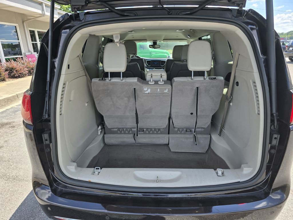 2018 Chrysler Pacifica Image 12