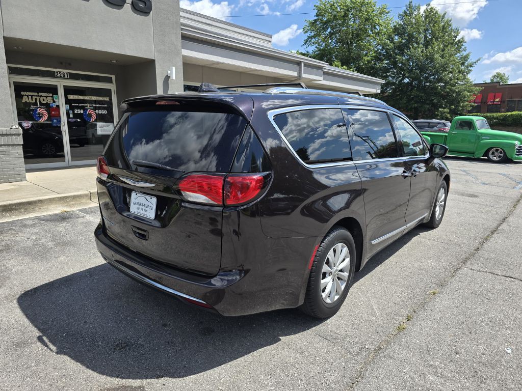 2018 Chrysler Pacifica Image 13