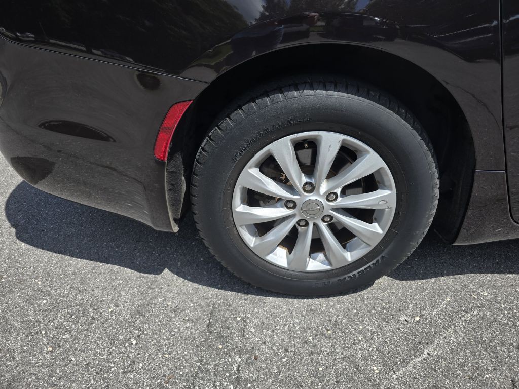 2018 Chrysler Pacifica Image 14
