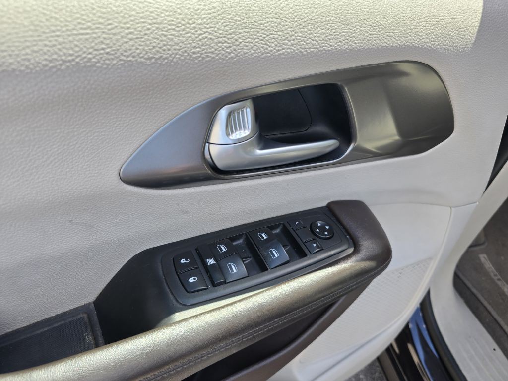 2018 Chrysler Pacifica Image 19