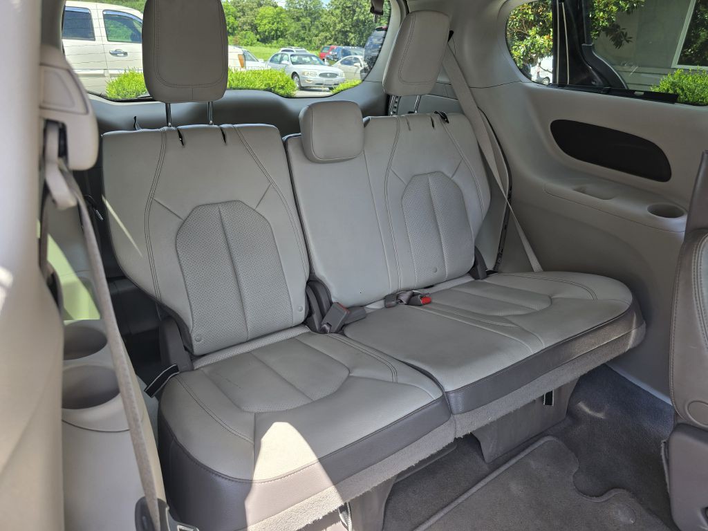 2018 Chrysler Pacifica Image 25