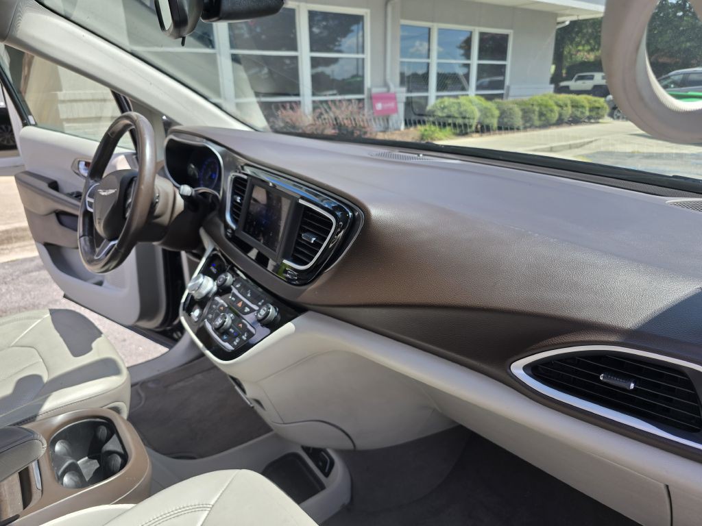 2018 Chrysler Pacifica Image 27