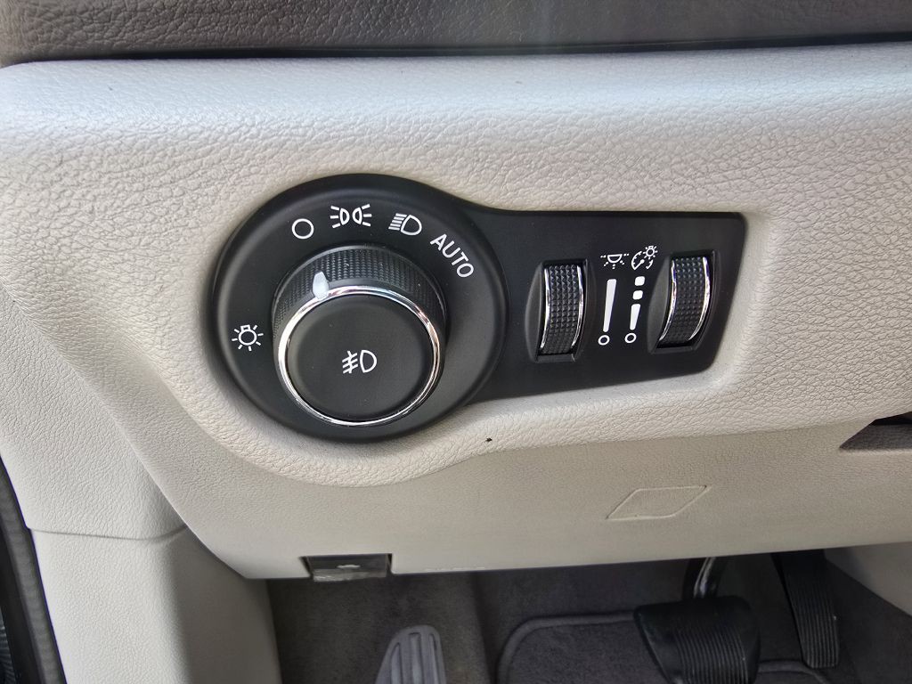 2018 Chrysler Pacifica Image 29