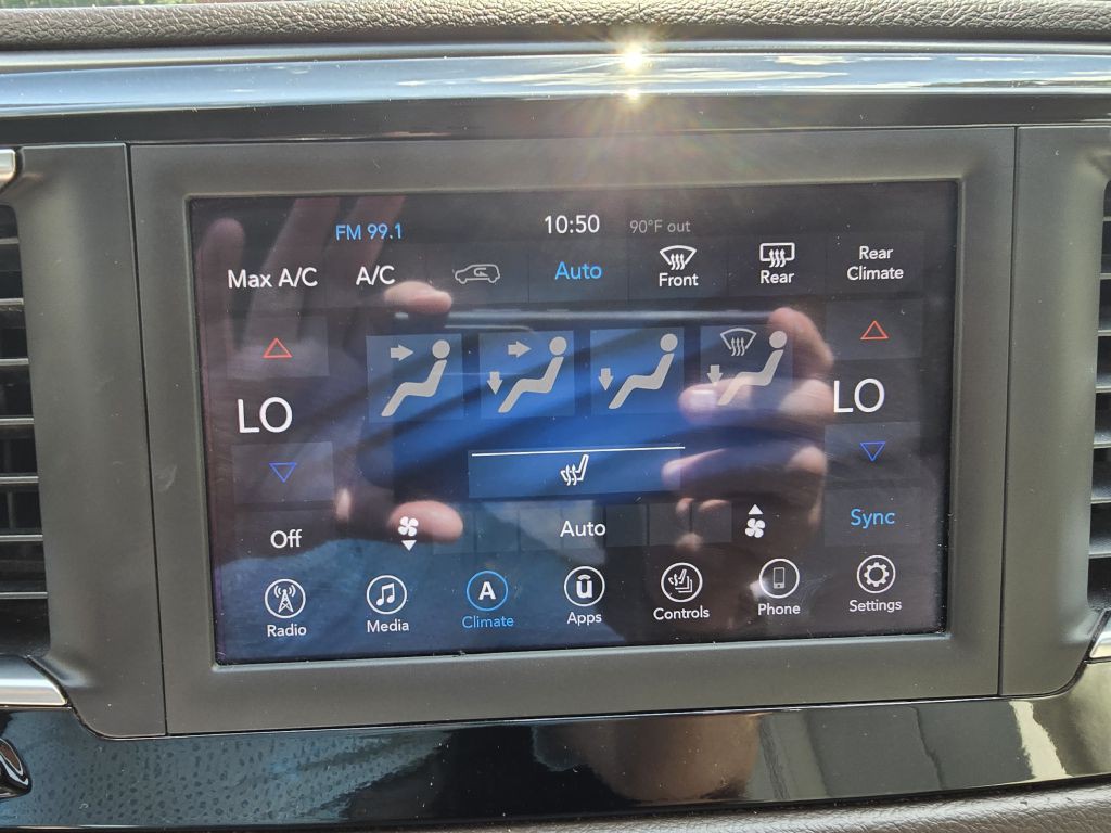 2018 Chrysler Pacifica Image 35
