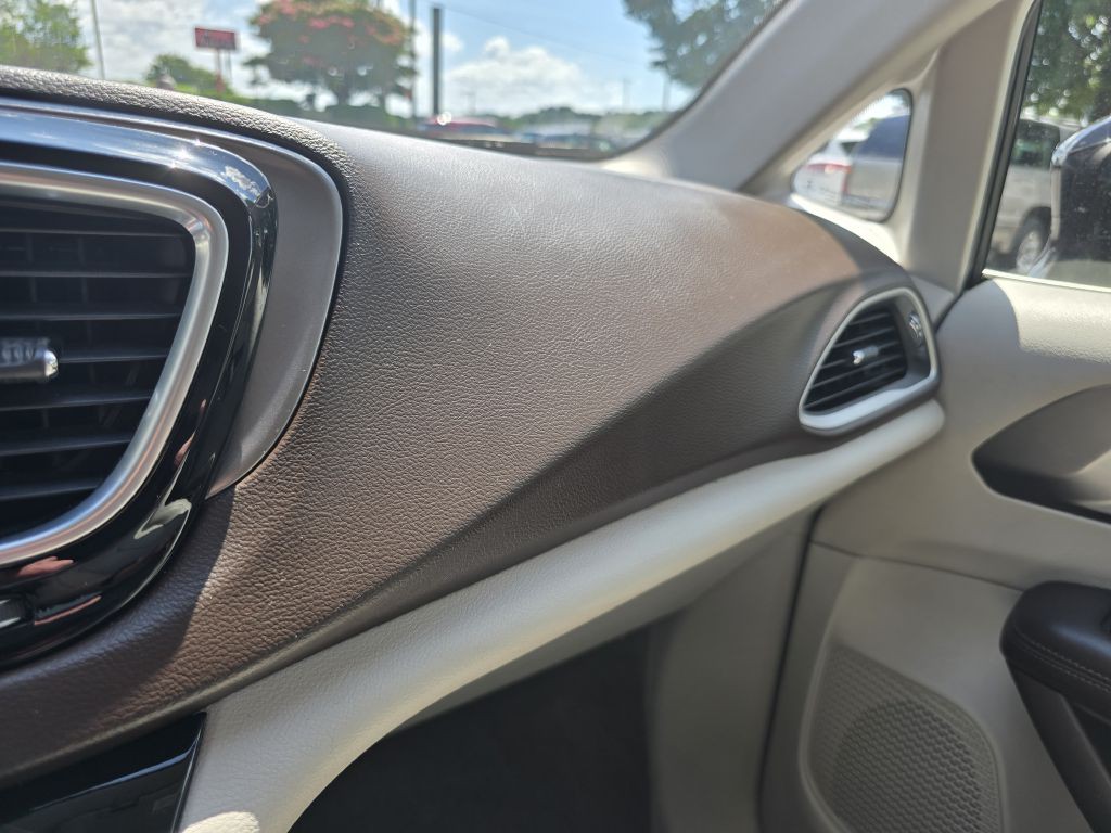 2018 Chrysler Pacifica Image 40