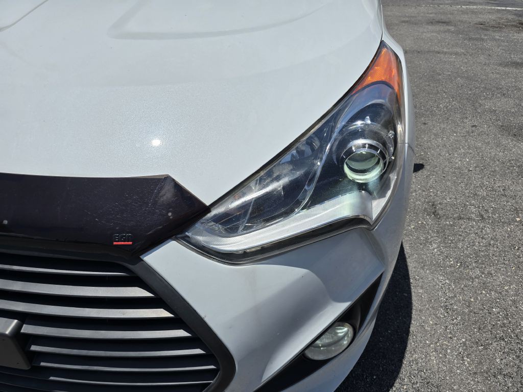 2016 Hyundai Veloster Image 5