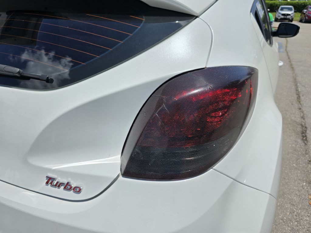 2016 Hyundai Veloster Image 12