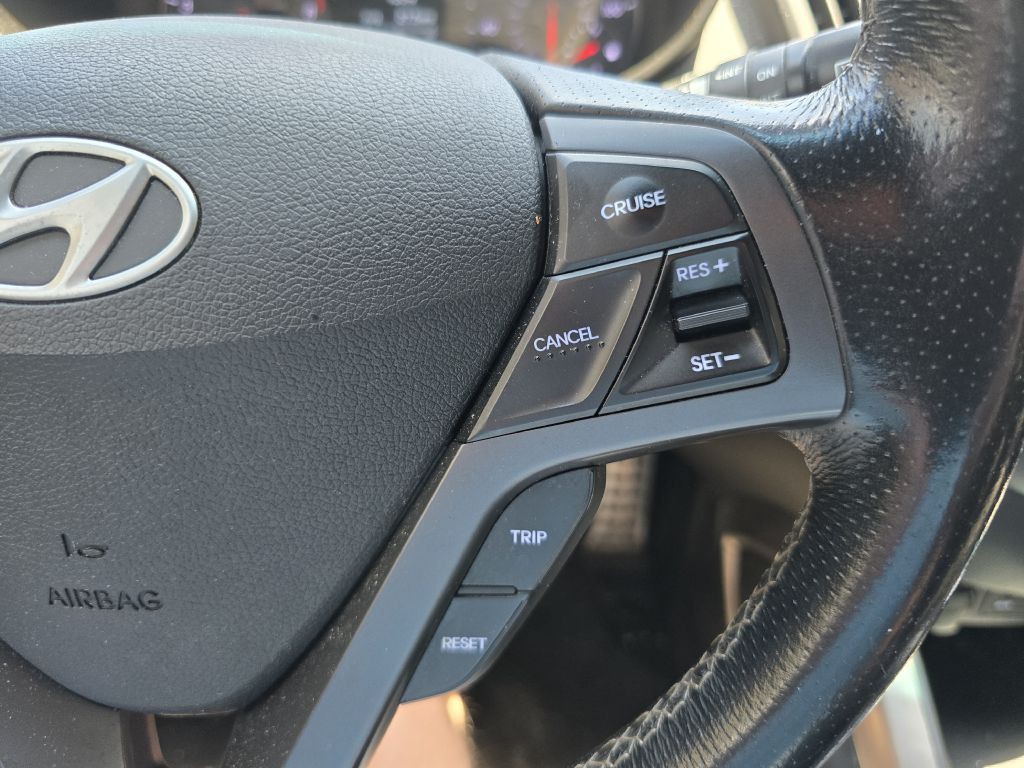 2016 Hyundai Veloster Image 29