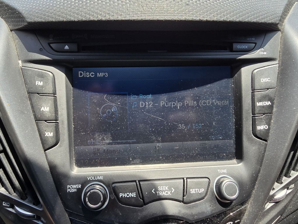 2016 Hyundai Veloster Image 32