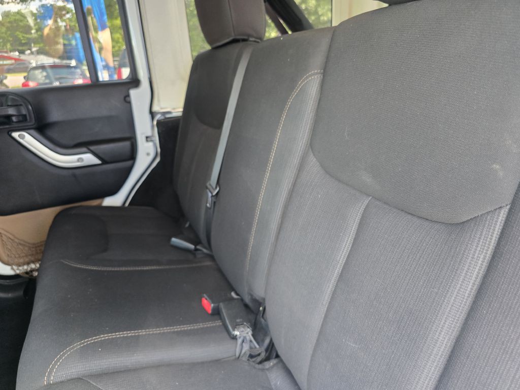 2014 Jeep Wrangler Unlimited Image 16