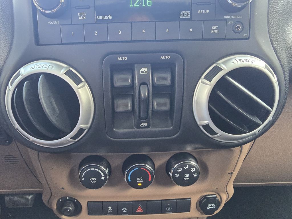 2014 Jeep Wrangler Unlimited Image 25