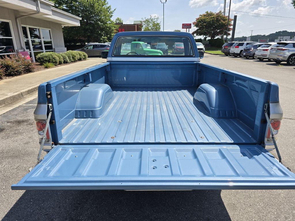 1985 Chevrolet C/K 10 Image 11