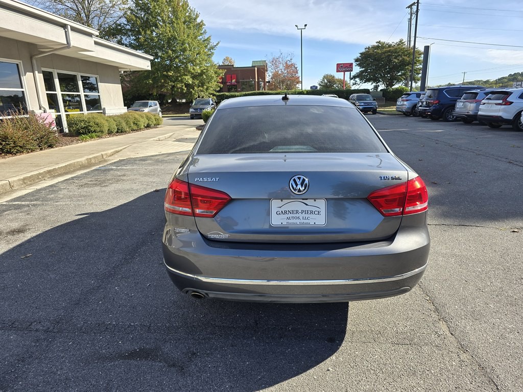 2013 Volkswagen Passat Image 5