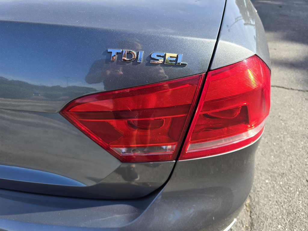 2013 Volkswagen Passat Image 6