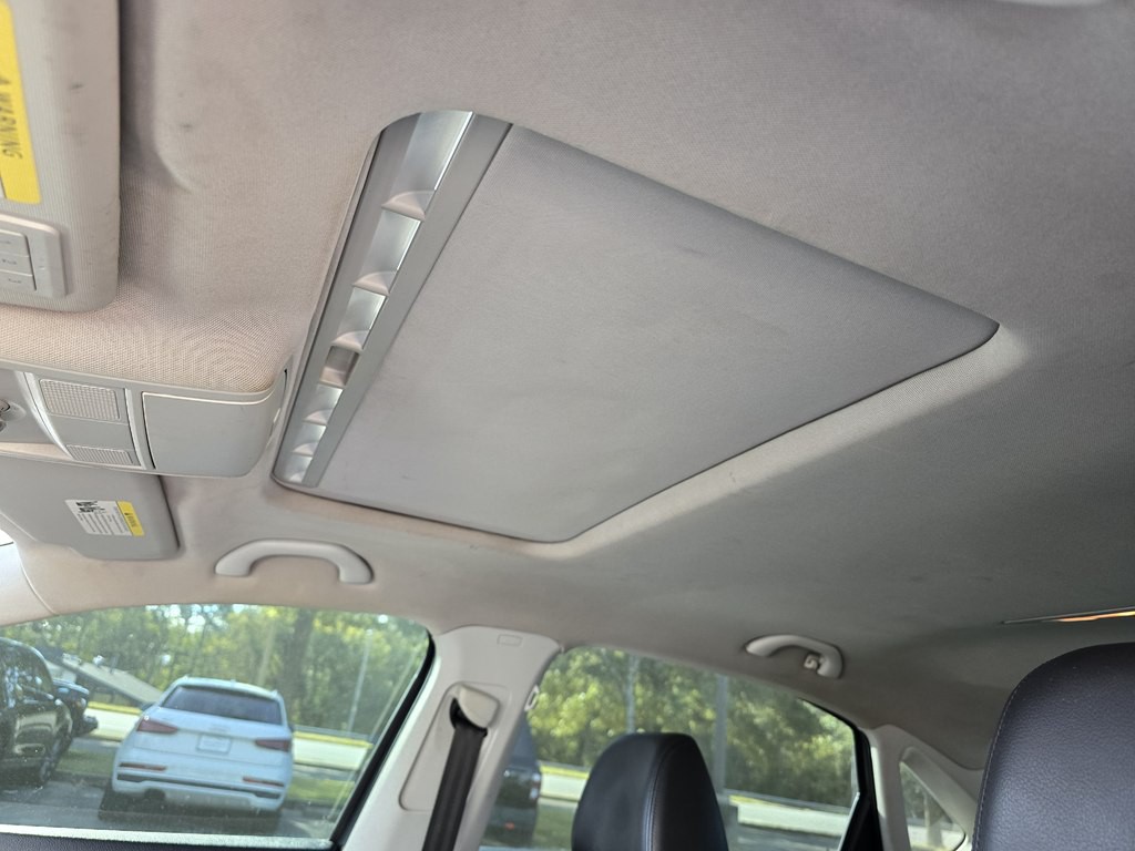 2013 Volkswagen Passat Image 16