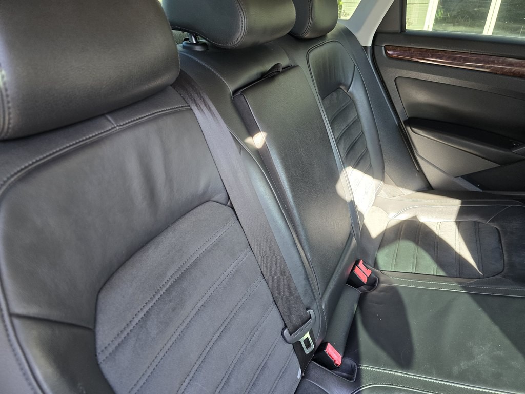 2013 Volkswagen Passat Image 20