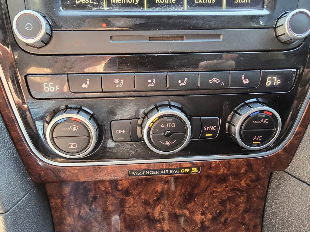 2013 Volkswagen Passat Image 29