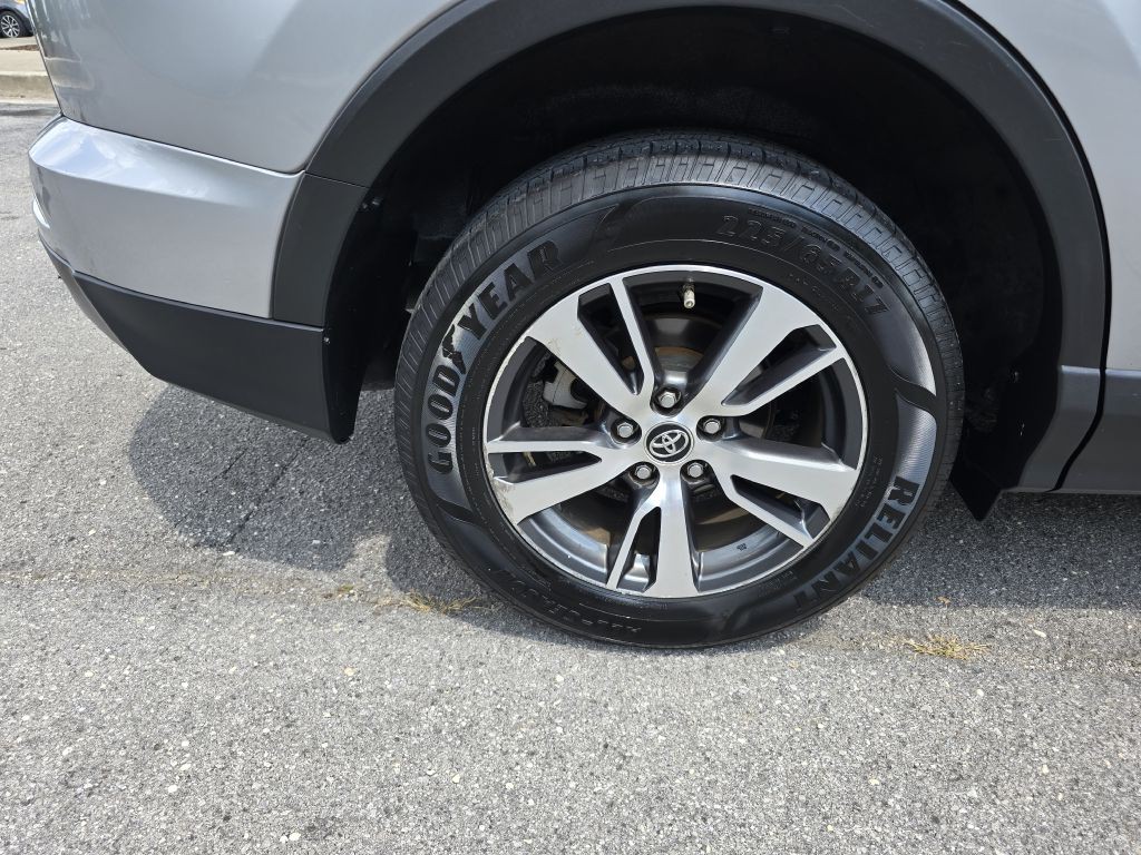 2018 Toyota Rav4 Image 14
