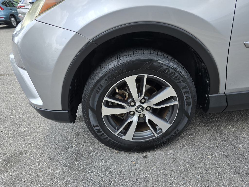 2018 Toyota Rav4 Image 16