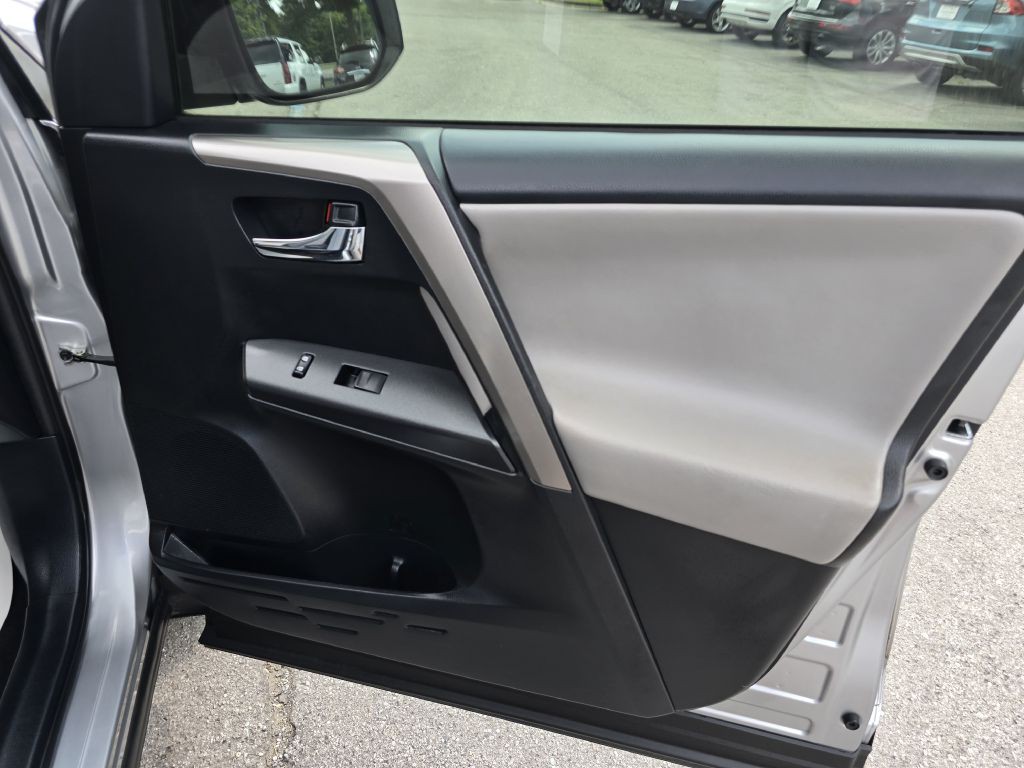 2018 Toyota Rav4 Image 27