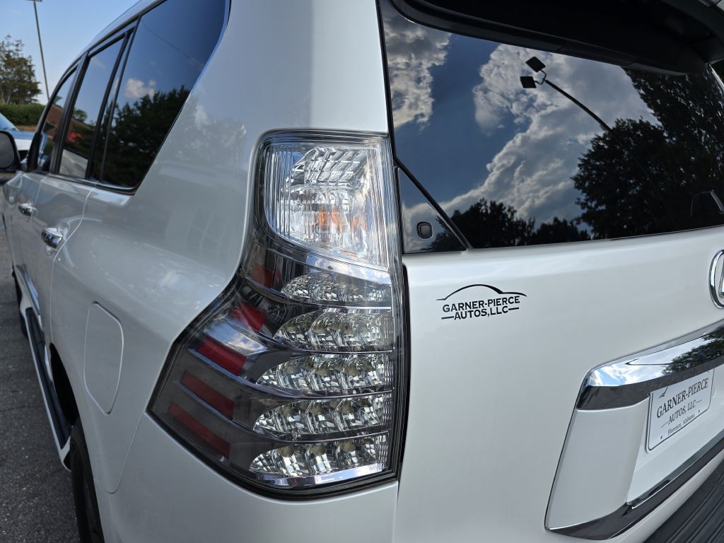 2019 Lexus GX Image 9
