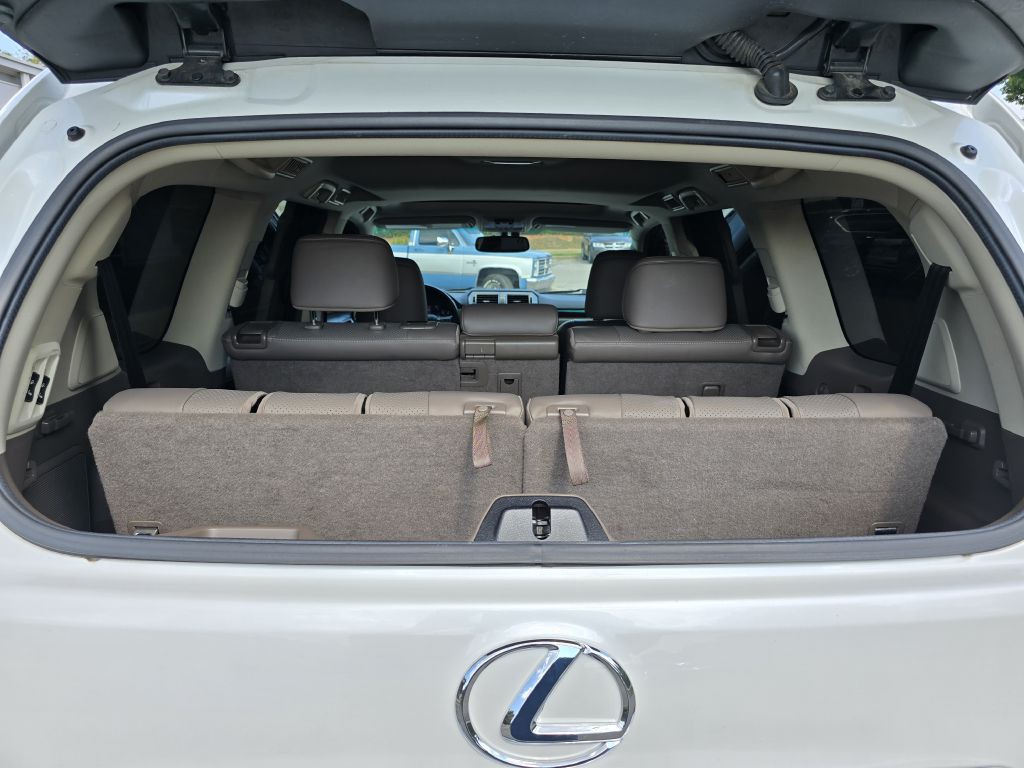 2019 Lexus GX Image 11