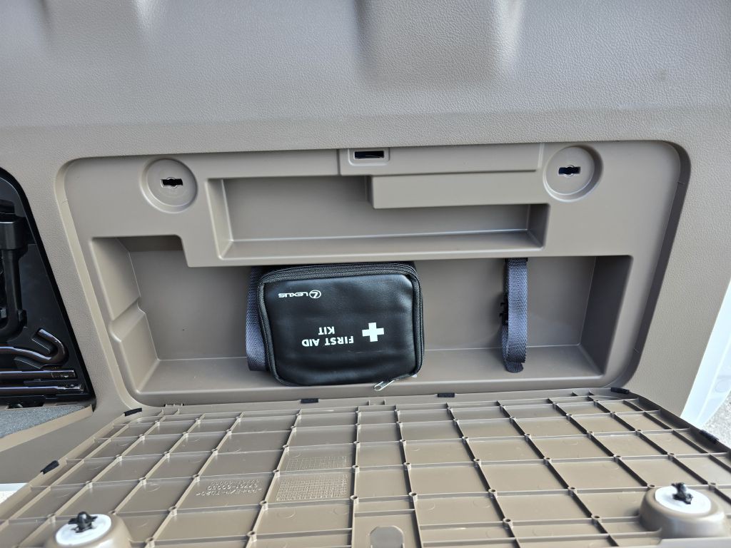 2019 Lexus GX Image 13