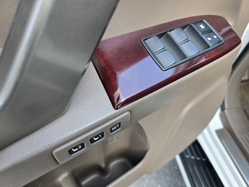2019 Lexus GX Image 24