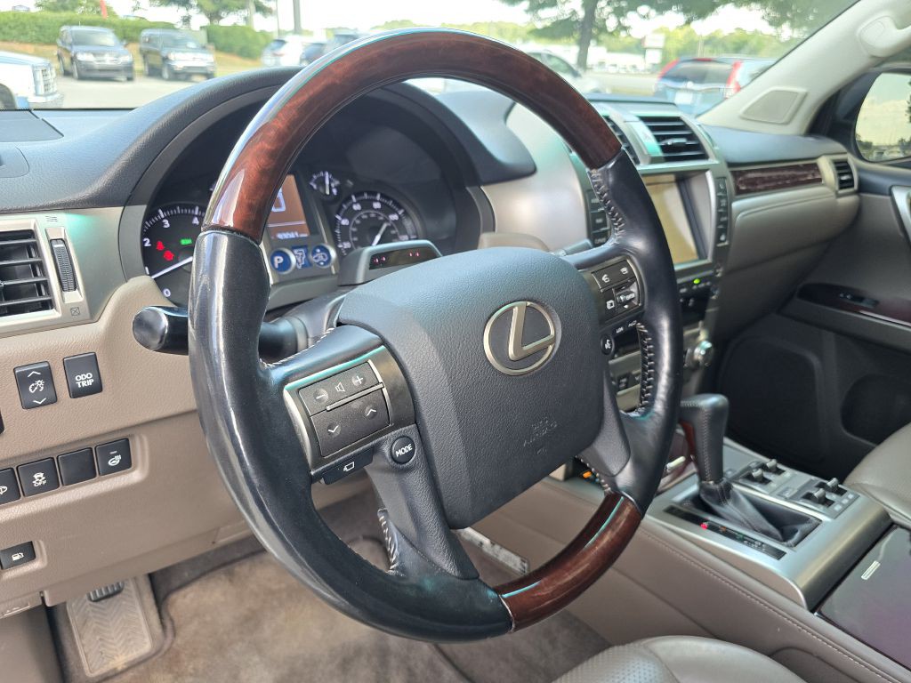 2019 Lexus GX Image 25