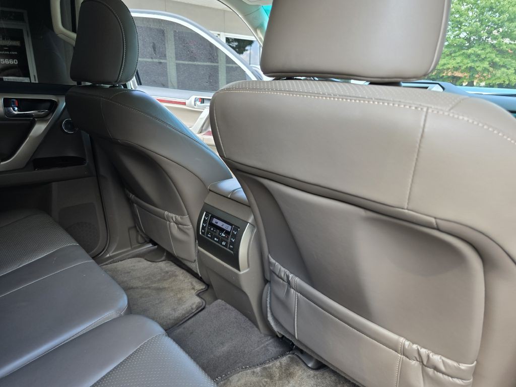 2019 Lexus GX Image 33