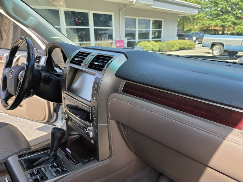2019 Lexus GX Image 37