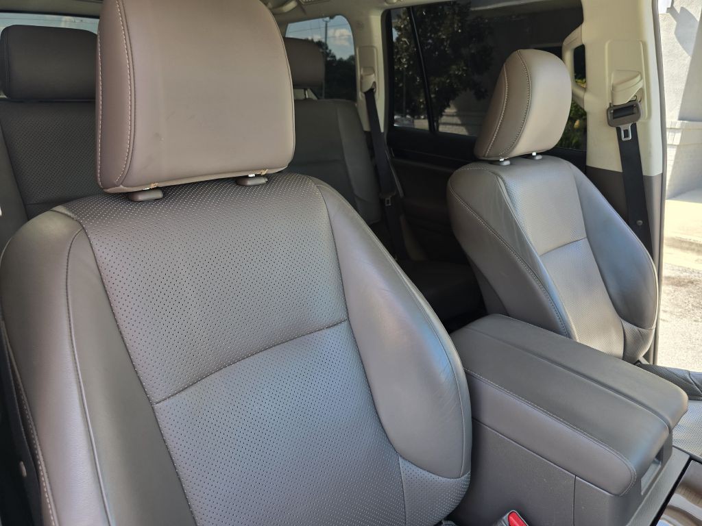 2019 Lexus GX Image 38