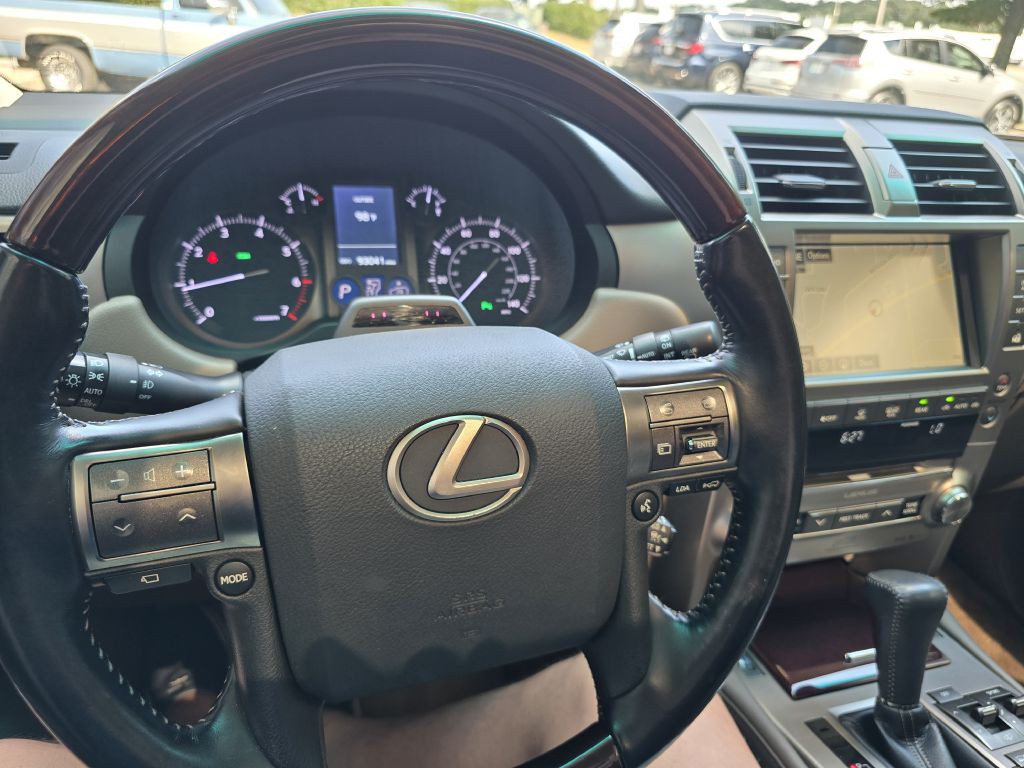 2019 Lexus GX Image 41