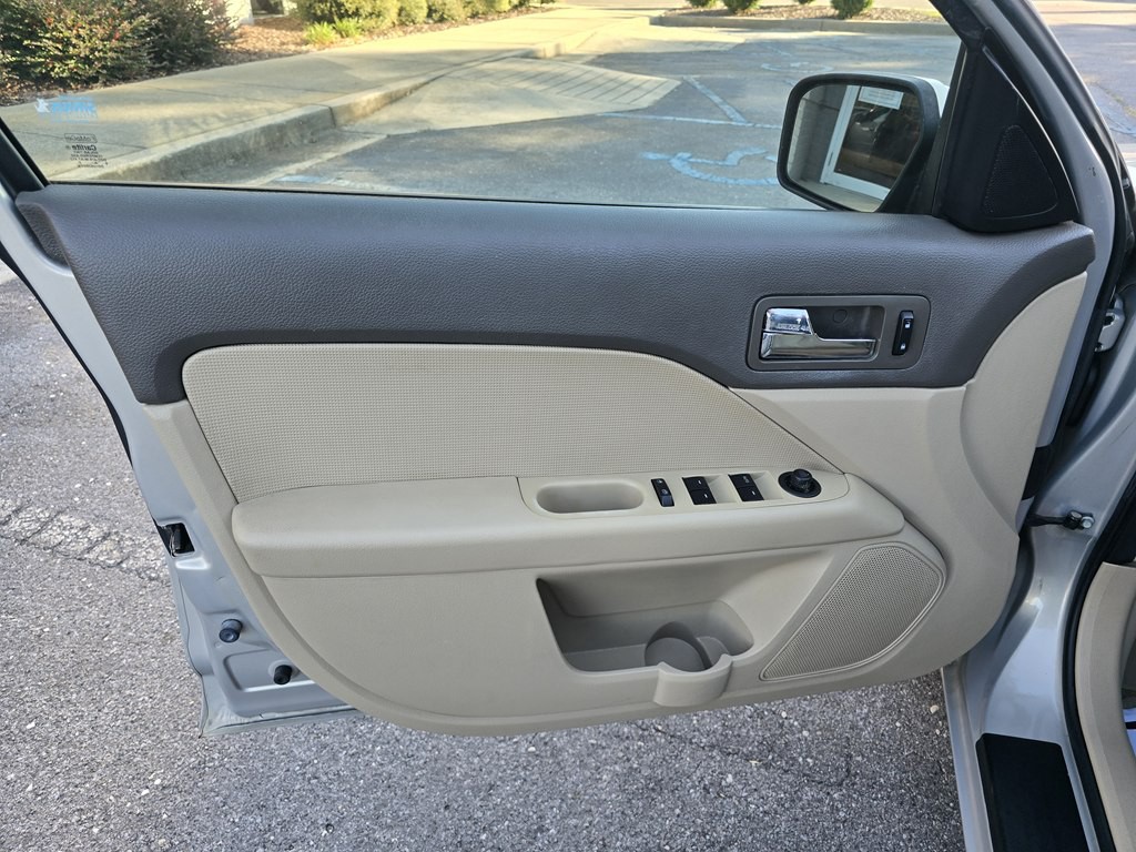 2009 Mercury Milan Image 17