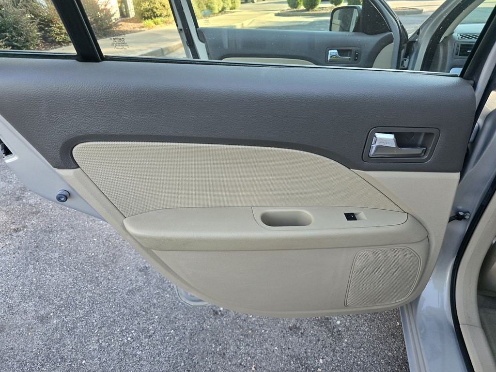 2009 Mercury Milan Image 20