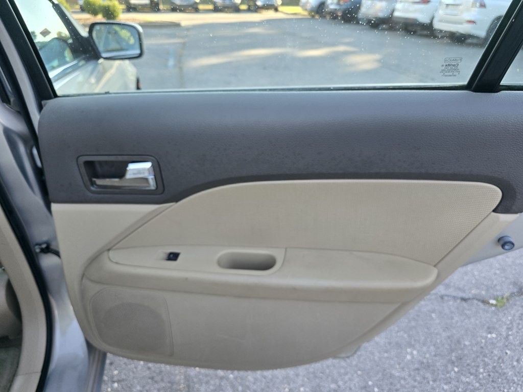 2009 Mercury Milan Image 23