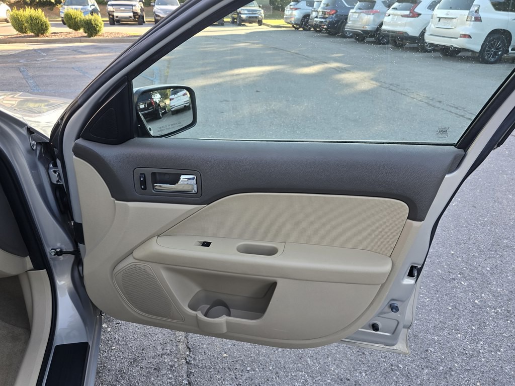 2009 Mercury Milan Image 26