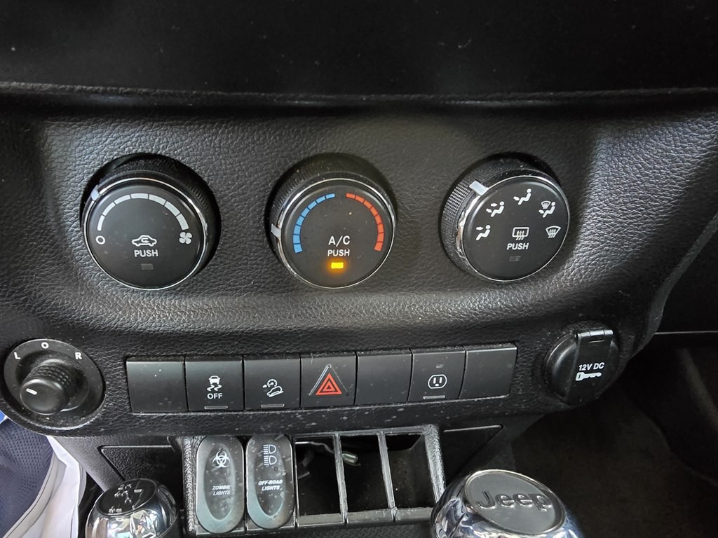 2015 Jeep Wrangler Unlimited Image 36
