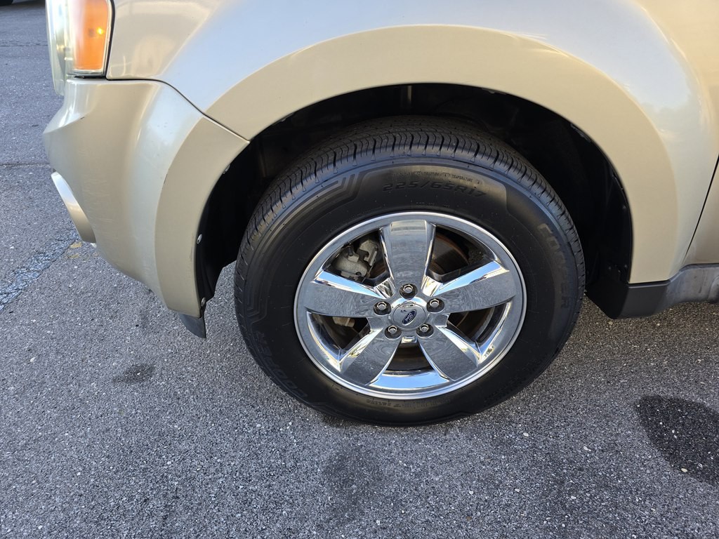 2010 Ford Escape Image 16