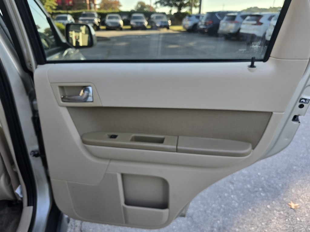 2010 Ford Escape Image 25