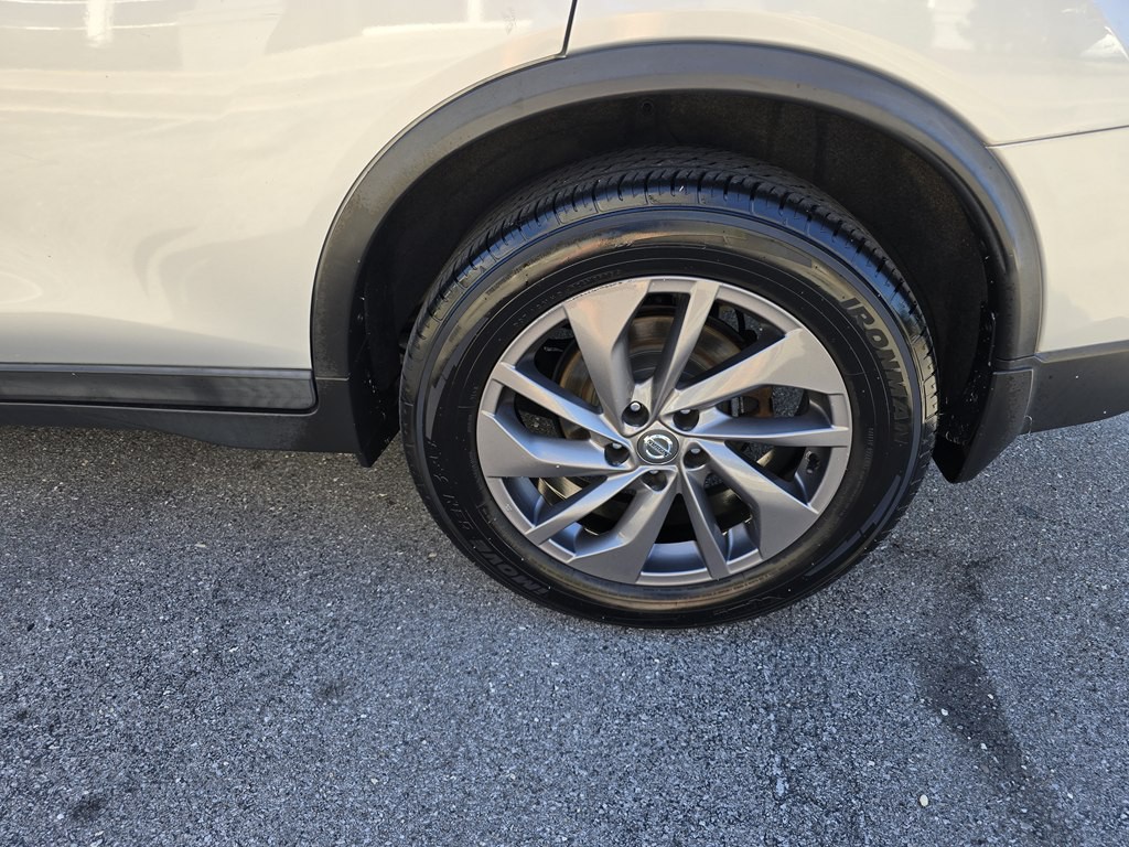 2016 Nissan Rogue Image 15
