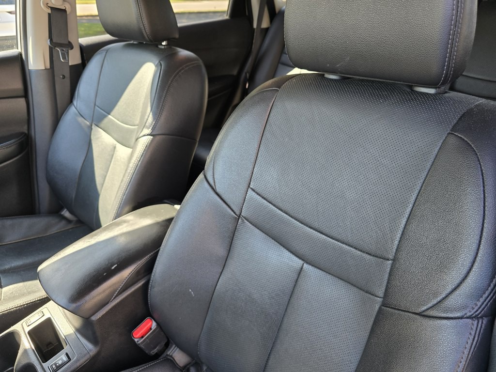 2016 Nissan Rogue Image 18