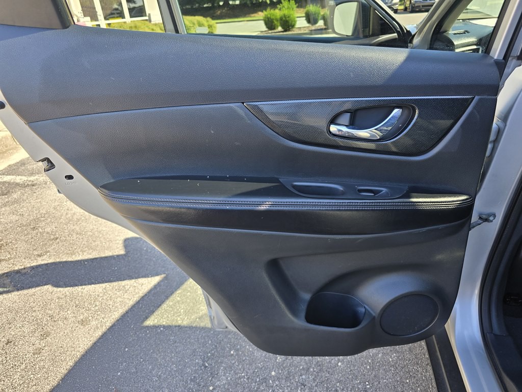 2016 Nissan Rogue Image 20