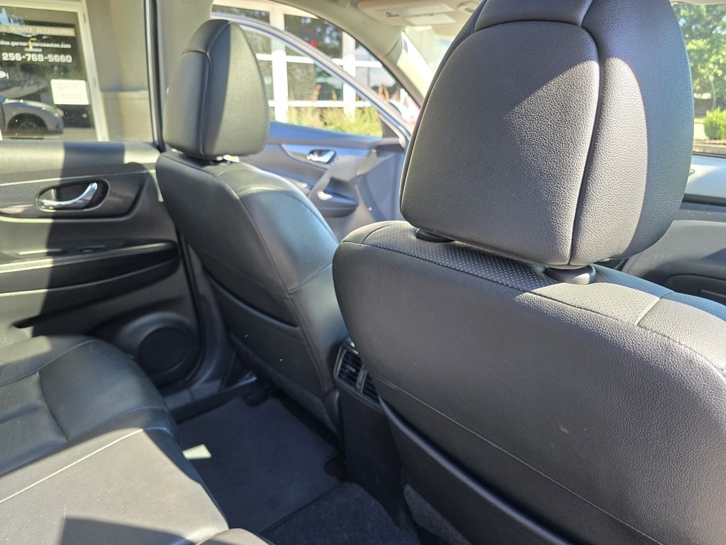 2016 Nissan Rogue Image 24
