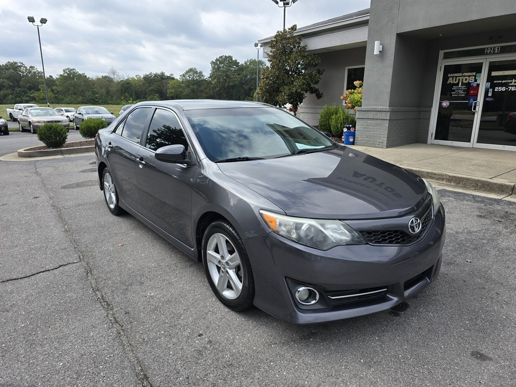 2014 Toyota Camry Image 2