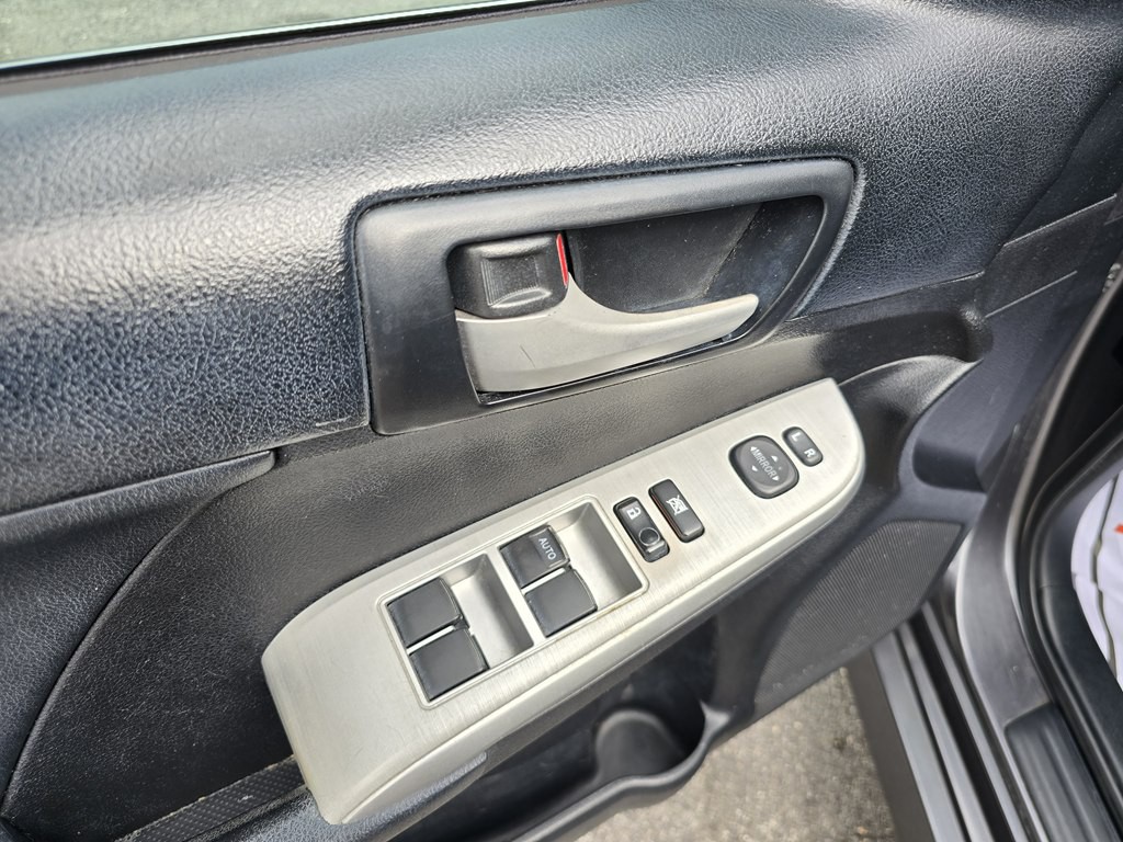 2014 Toyota Camry Image 18