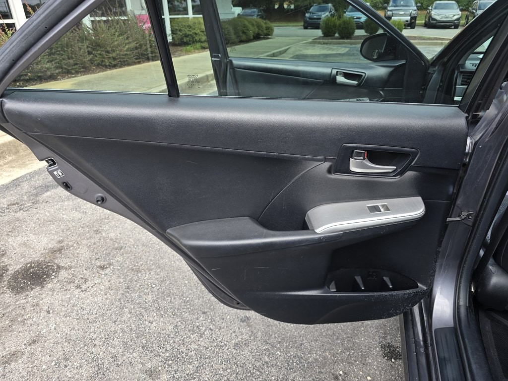 2014 Toyota Camry Image 20